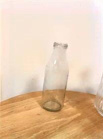 אגרטל / בקבוק מעוצב "חלבן" חצי ליטר עם פקק